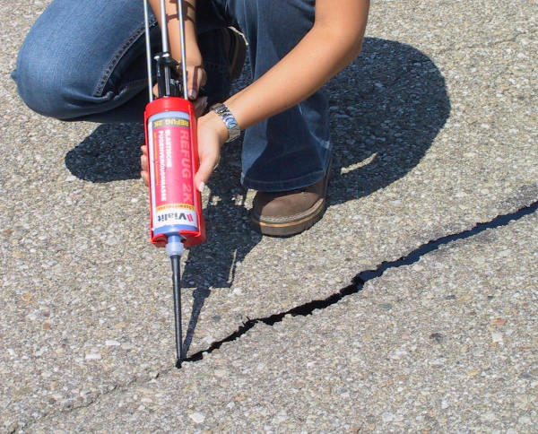 BITUMENSKA MASA ZA ZALIVANJE RAZPOK REFUG 100, V KARTUŠI - slika 2